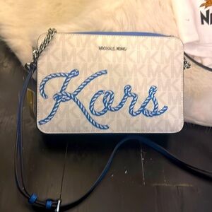 NWT: micheal Kors crossbody